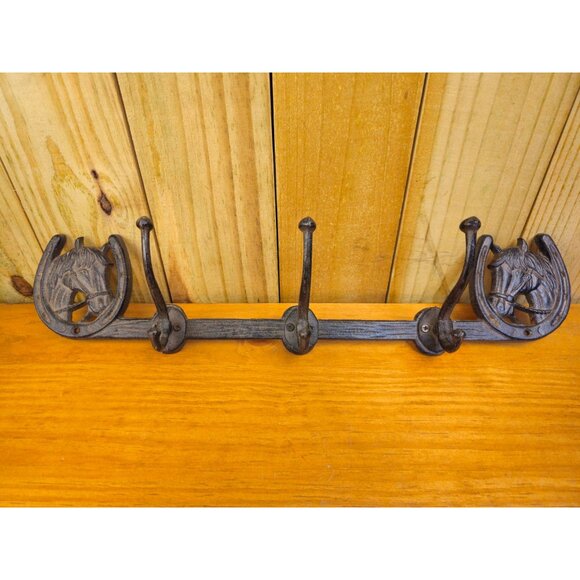 Cast Iron Coat Rack With Horsehead and Horseshoe - Picture 7 of 8